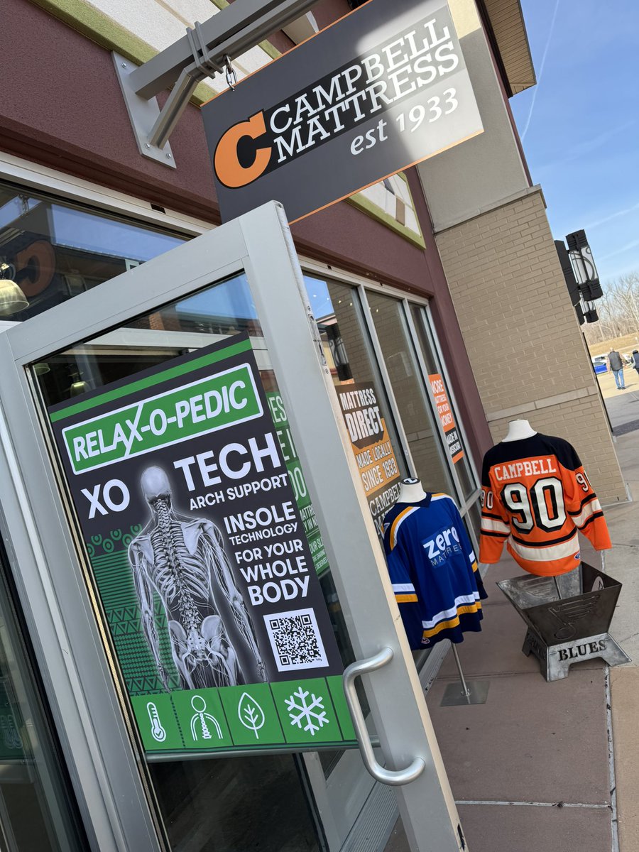 stlmattress's tweet photo. That @relaxopedic tech inside @StLouisPO 

@zeromattress #shoplocal #sleeprules #stl https://t.co/2Yko9wRCJ8 https://t.co/ULBaQ58n5M