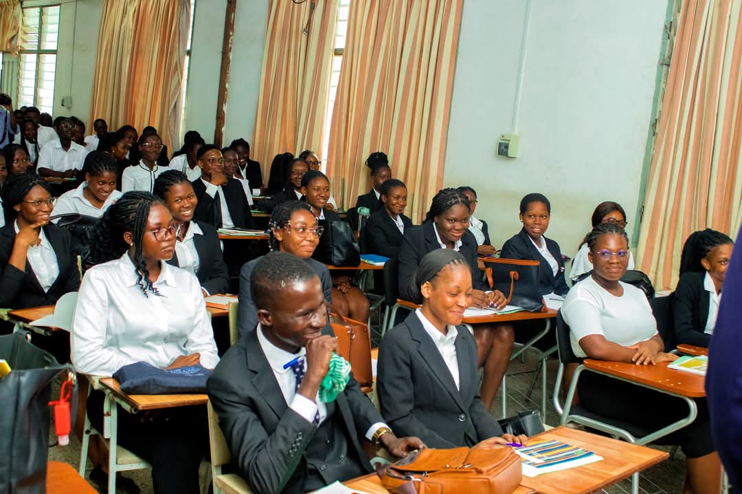 upsaccra's tweet photo. A new week, a new beginning!
Our first-year students made a strong first impression as they reported for their Monday lectures in a professional attire. ππ
#ProfessionalMonday #weloveupsaπ#freshers https://t.co/3YbGnZ7GLq