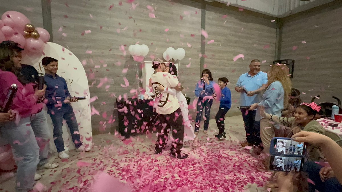 ariannadanaee's tweet photo. we can’t wait to welcome our precious baby girl 💝✨🥰 https://t.co/8aamZjWXhH