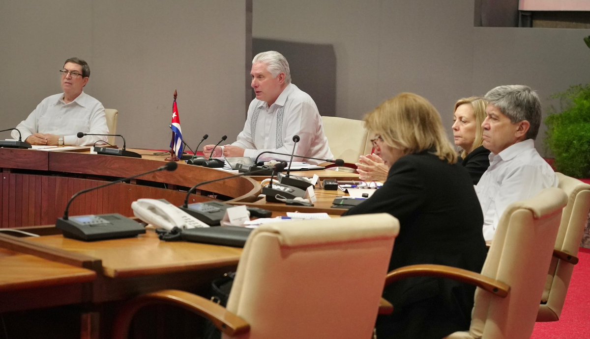 Creo que, ante este escenario, nos corresponde discernir bien entre la retórica y la desesperación de esos actores por conseguir objetivos a corto plazo.

#ALBAUnida

2/2