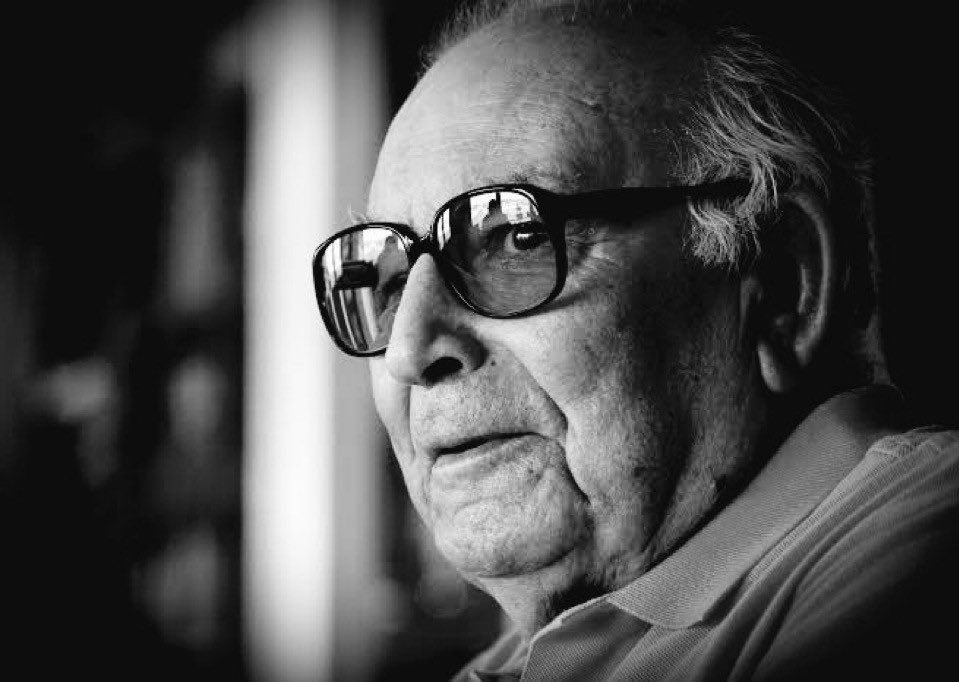 "Yaşamak ne işe yarıyor? Uğruna bu kadar alçaldığımız, zulmettiğimiz, haram yediğimiz, insan öldürdüğümüz yaşamak ne işe yarıyor?"

Yaşar Kemal