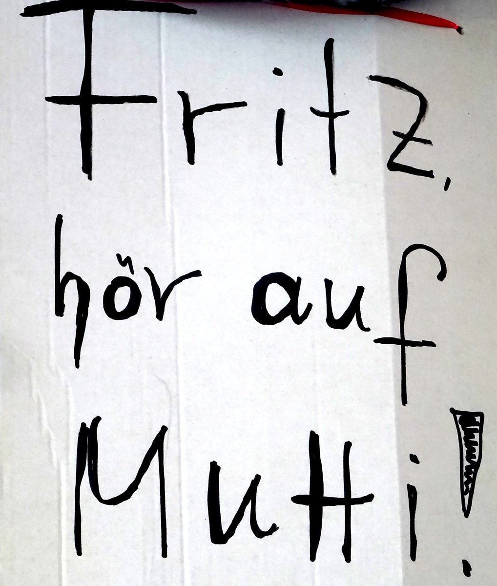 02.02.2025: 10.000 auf dem Bonner Marktplatz für Menschenrechte und Solidarität und gegen Zusammenarbeit mit Rechtsextremen.
Wir waren dabei!
#noafd 
youtube.com/watch?v=AM0HWq…