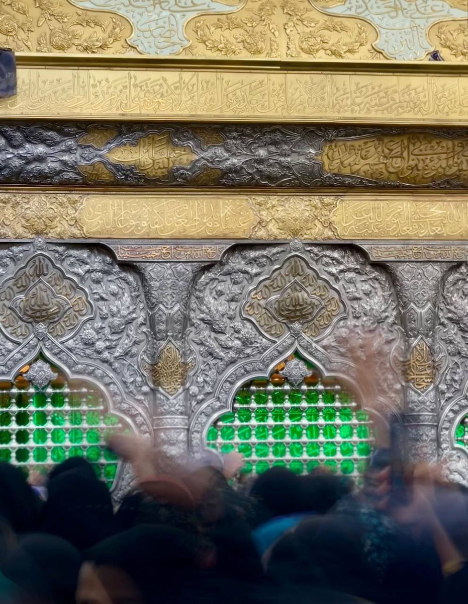 وأحِنُّ لِذاكَ البَعِيد
 الذي استوطنَ قلبي ..