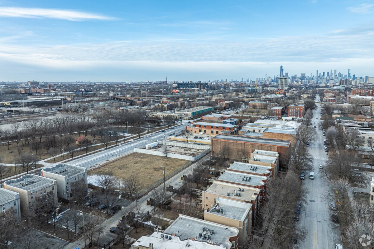 HilcoRealEstate's tweet photo. One of the largest land acquisitions in Chicago’s recent history is currently available with #HilcoRealEstate &amp; is making headlines with its 800+ development sites across the West &amp; South Sides.

Learn more at https://t.co/Y3VG6cCmLM.

#hre #chicagorealestate #land #bankruptcy https://t.co/yyFGQYU94k
