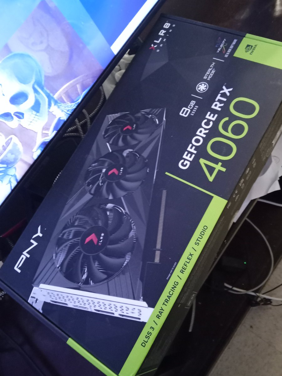 r322c's tweet photo. I decided to make a small upgrade with my graphics card so I got to 4060 😅 #Livestream  #GPU #vtuber https://t.co/b0edqgoHl8