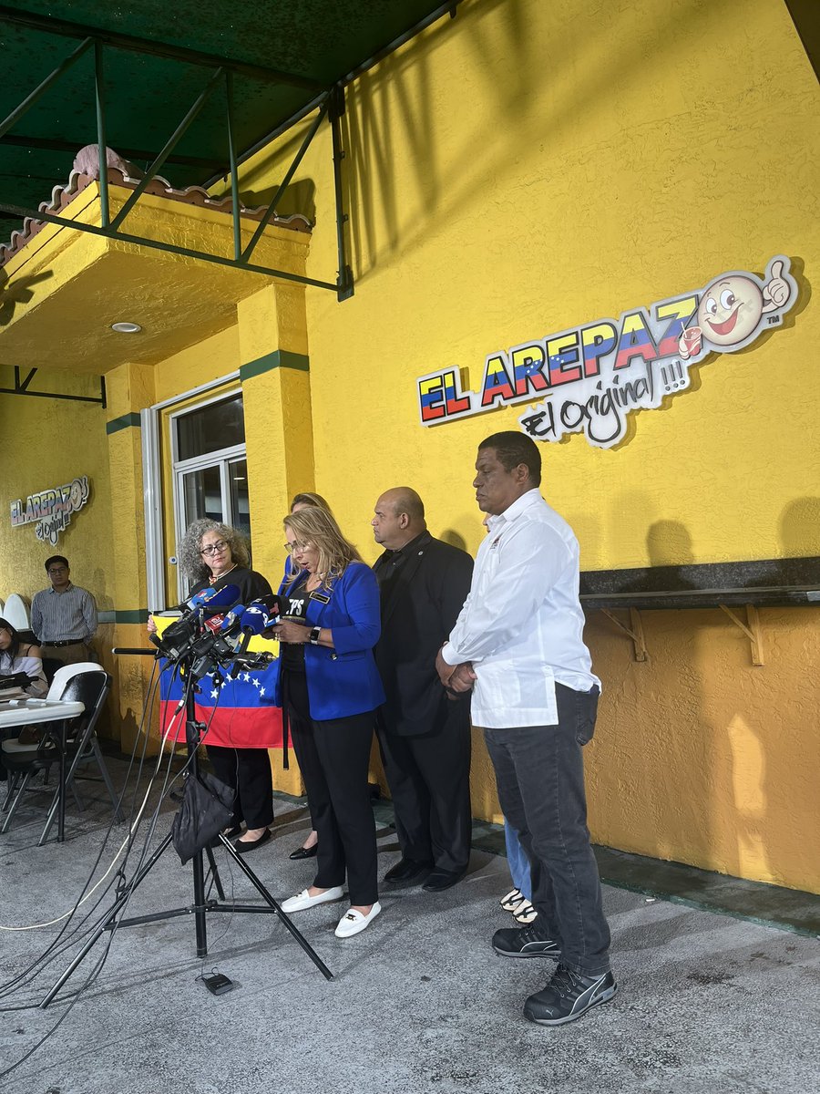 Laura Rodriguez (@lauranbc6) on Twitter photo Venezuelan community reacts to revocation of TPS. “Venezuelans are not criminals.” <a href="/nbc6/">NBC 6 South Florida</a> Venezuelan community reacts to revocation of TPS. “Venezuelans are not criminals.” <a href="/nbc6/">NBC 6 South Florida</a>