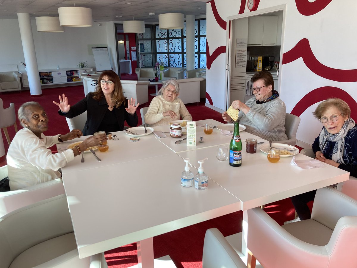 Chandeleur 2025 avec nos résidents 🥞