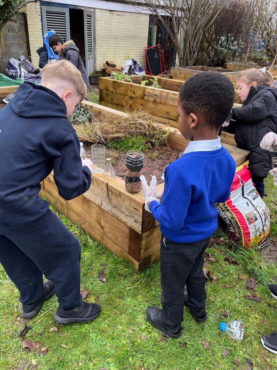 ManorWayPrimary's tweet photo. Our Eco-Warriors have been busy making wormeries and placing them around forest school to help to create our own compost. @WindAcadTrust #WATsustainabilitystrategy https://t.co/exmdROlJqy