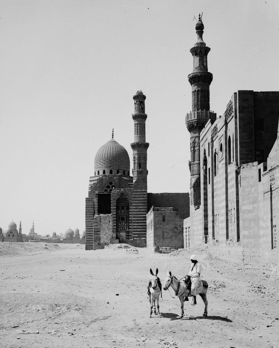 nativethreadsco's tweet photo. The tomb-mosque of Sultan el-Ashraf, Cairo c.1900 https://t.co/6tC6BT3gdj
