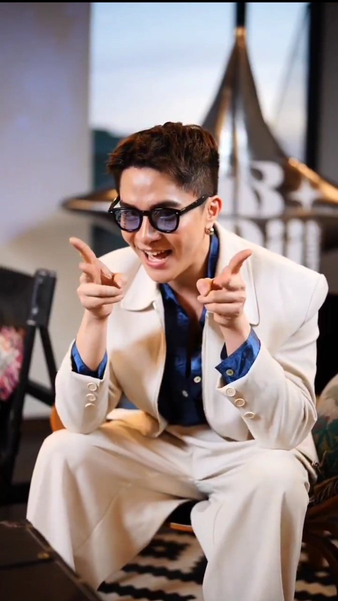 alia_shines1's tweet photo. Let your true keep smiling shine through 🤍🌟🥰 so charming ✨
#KhunDin #คุณดิน #Earthlings @deearthteerapat  #deearthteerapat 
#bibbidiientertainment #4CHANCES https://t.co/Xs1CHU1ItS