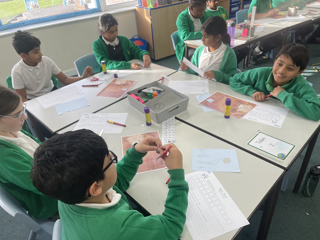 BeaumontYear5's tweet photo. We’re enjoying an unplugged Computing lesson today! Can you complete the Rover’s mission? #BeaumontComputing https://t.co/VXjqg6Tz5M