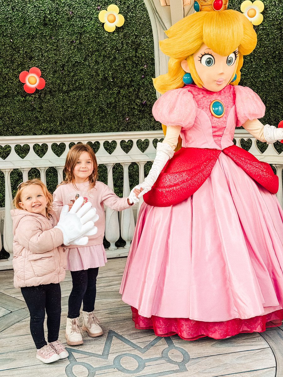 Starry nights at Universal ⭐️🎟️