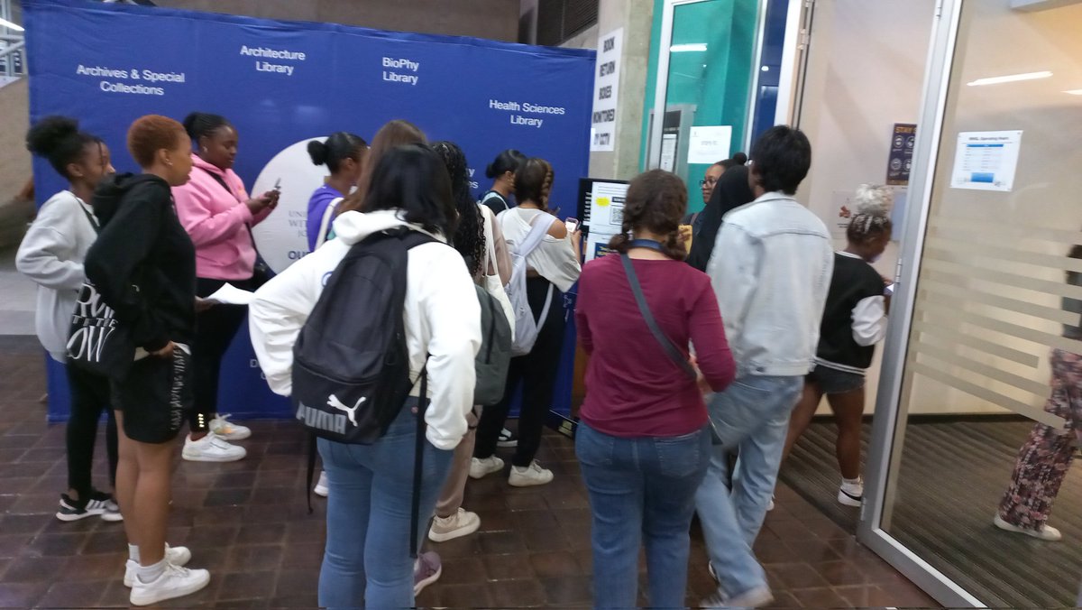 devindpeter's tweet photo. @witslibrary 
WITS Health Sciences Library was abuzz with eager 1st year students taking part in the Student Success Scavenger hunt. https://t.co/VcEffzK6ma