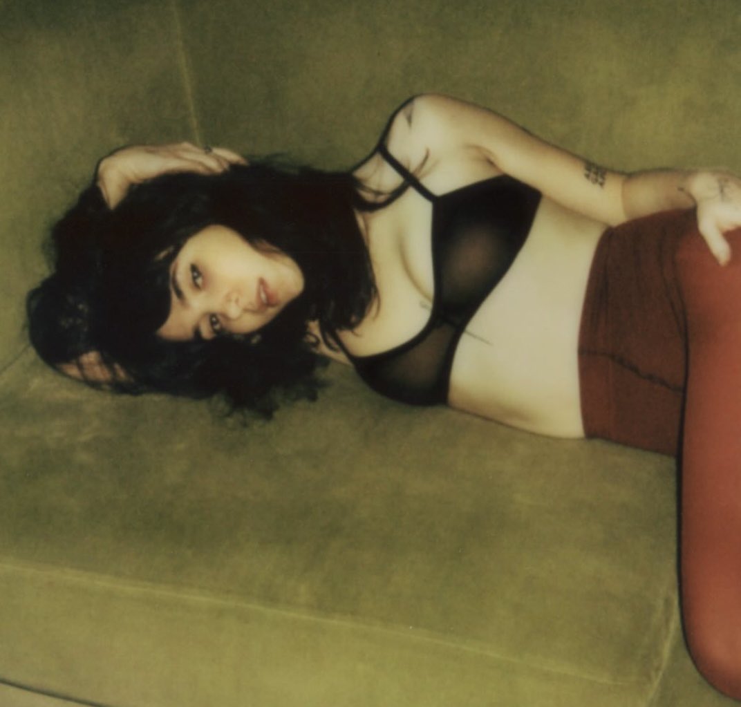 cottrillheart's tweet photo. girl get up https://t.co/8WCajNniRJ