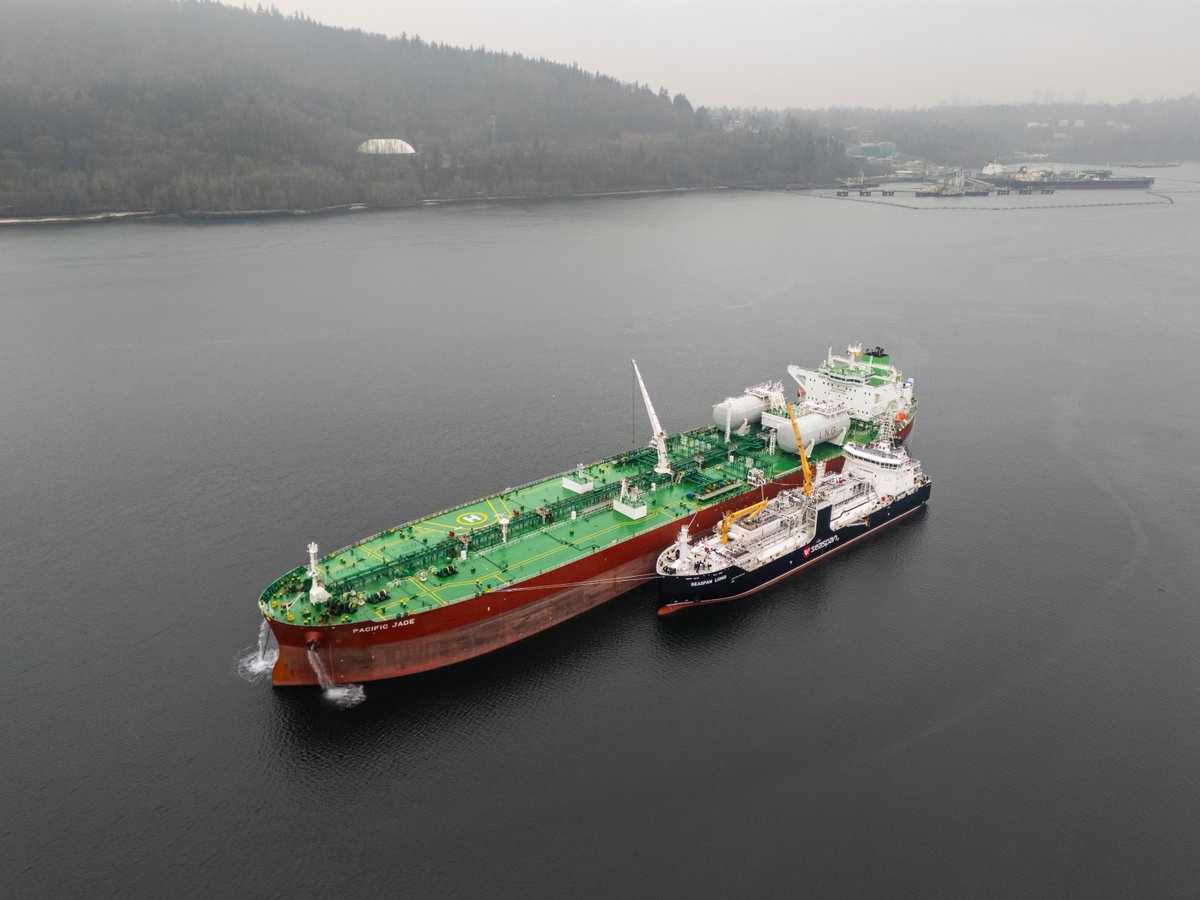 Seaspan's tweet photo. Seaspan is pleased to share that we have successfully completed the first ship-to-ship #LNG bunkering in Canada 🇨🇦, which took place in the Port of Vancouver in the Upper Harbour. The ship-to-ship LNG bunkering to a tanker at anchor was performed by the Seaspan Lions. https://t.co/sUFSHOMZUP