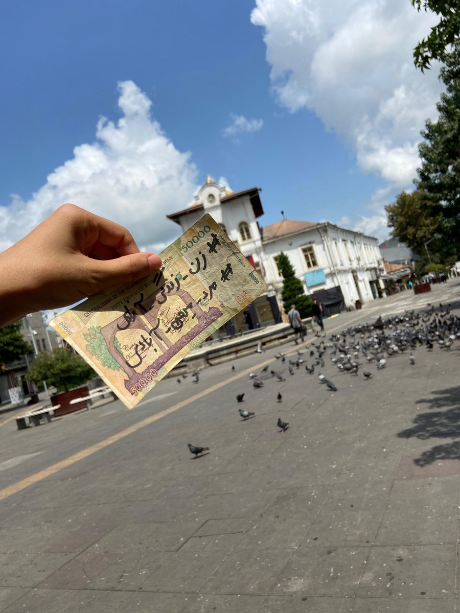 Binevsee's tweet photo. İran.. https://t.co/ITFzscilkf