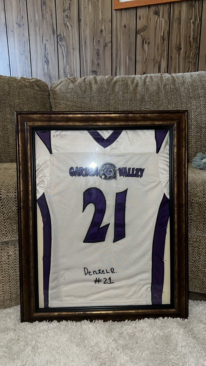 Leader of the neighborhood 4L 💜🤞🏽