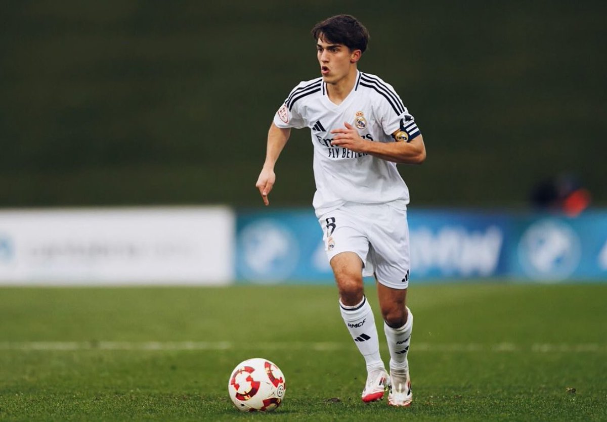 مامي إلى استون فيلا؟ سجلوني من مشجعين الأسود