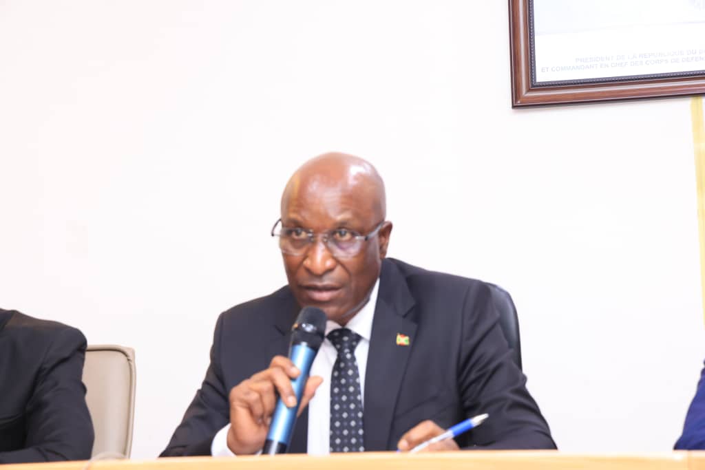 BurundiGov's tweet photo. Ce lundi 3 février 2025, à @Gitega, SE le 1er Ministre Lt-Gén Pol #NDIRAKOBUCA_Gervais a procédé au lancement d'un atelier d'orientation sur l'outil d'évaluation des besoins post catastrophes PDNA au #Burundi https://t.co/yrUAl32qId