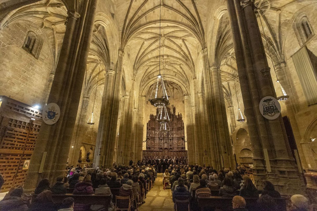 MarcoeLeonDeOro's tweet photo. Inolvidable experiencia musical y vital en Cáceres. Gracias al festival #AtriumMusicae @amoral07 xla invitación, al equipo de @CulturaCuenta y Joven Coro de Andalucia. Placer reencontrarse con magníficos artistas y conocer al equipo d @FundacionAtrioC. y al gran Chef Toño Pérez🤍 https://t.co/y8ruCbdSXX