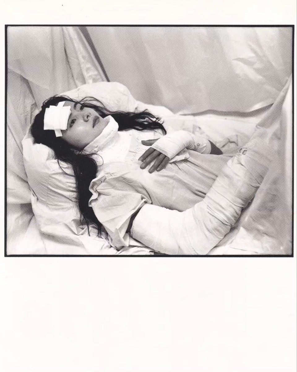 pinakotheca's tweet photo. “Kowasarta Ningyô/ Broken Dolls” by Romain Slocombe, 1993. https://t.co/HOUrCfEnQA