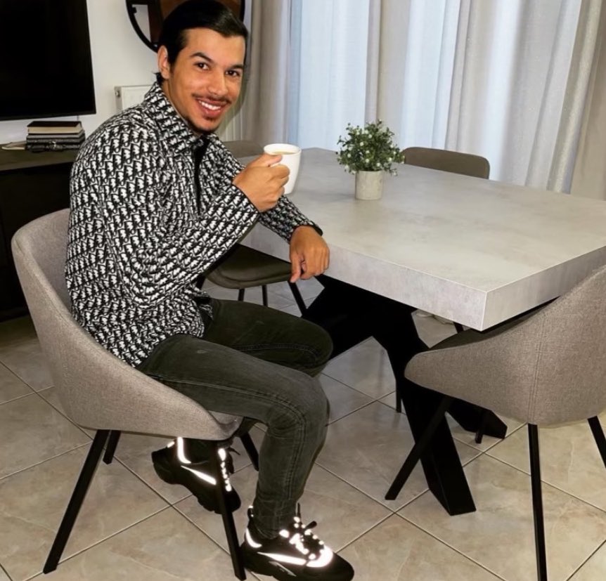 el_famoso_ad's tweet photo. @MHD2k4 Tkt pas mon frère c’est normal #teamsang #oncréelasurpise https://t.co/oxhQ9Hpsn1