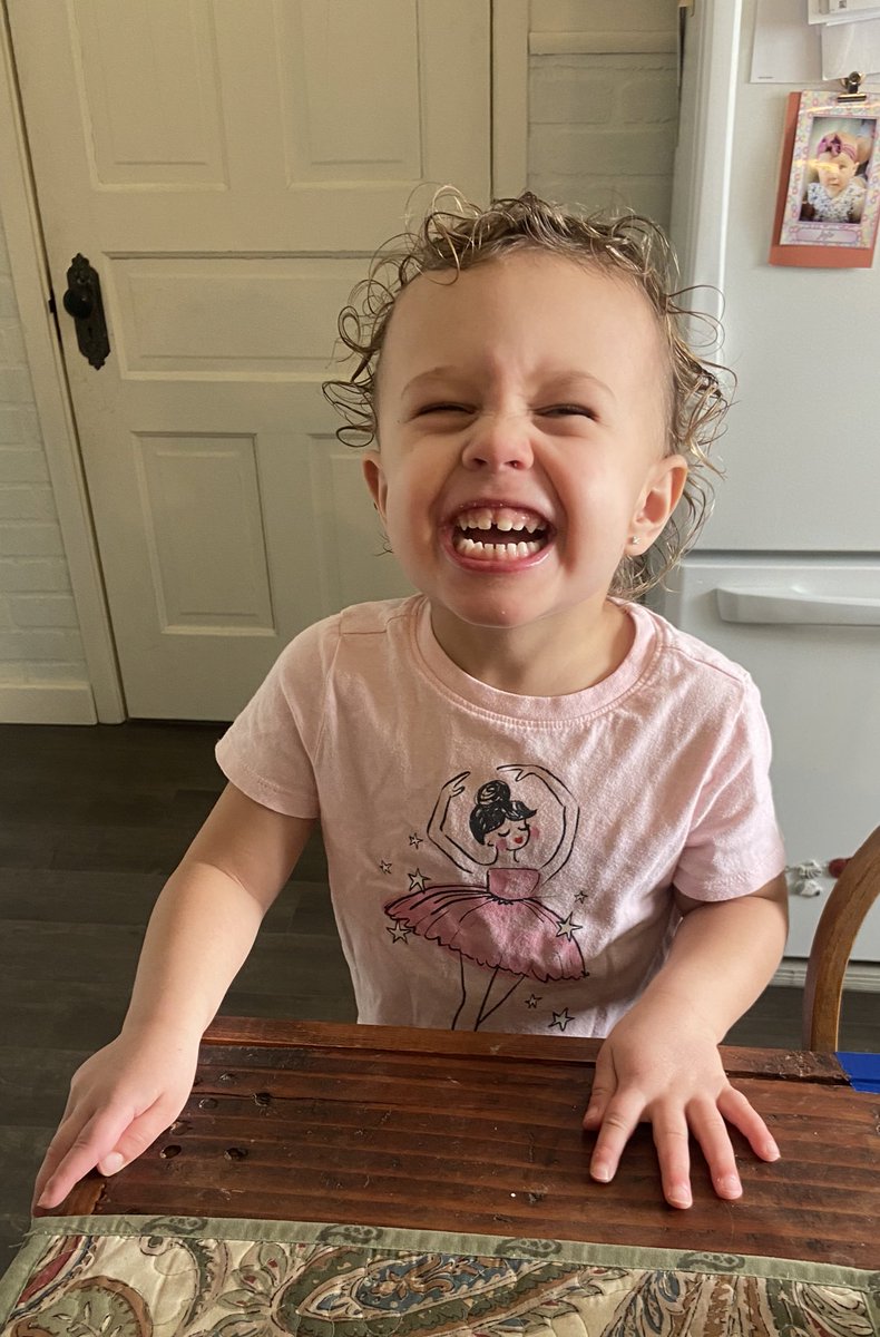 Ninsterrrr's tweet photo. Joey won’t eat Skyline chili, but she’ll sure eat Skyline ice cream! @Skyline_Chili @graeters https://t.co/iZUsKnpUan