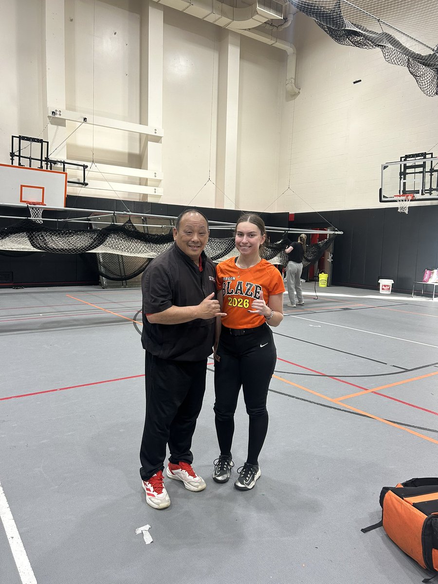 Claireduzzi2026's tweet photo. Thank you so much to the @seattleusb players and staff for hosting a great camp this past weekend! I had a great time working on my hitting, and hope to be back in the future! @GeoffHirai @CoachAlanaA  @OregonBlaze https://t.co/rMwDMuC8Iv