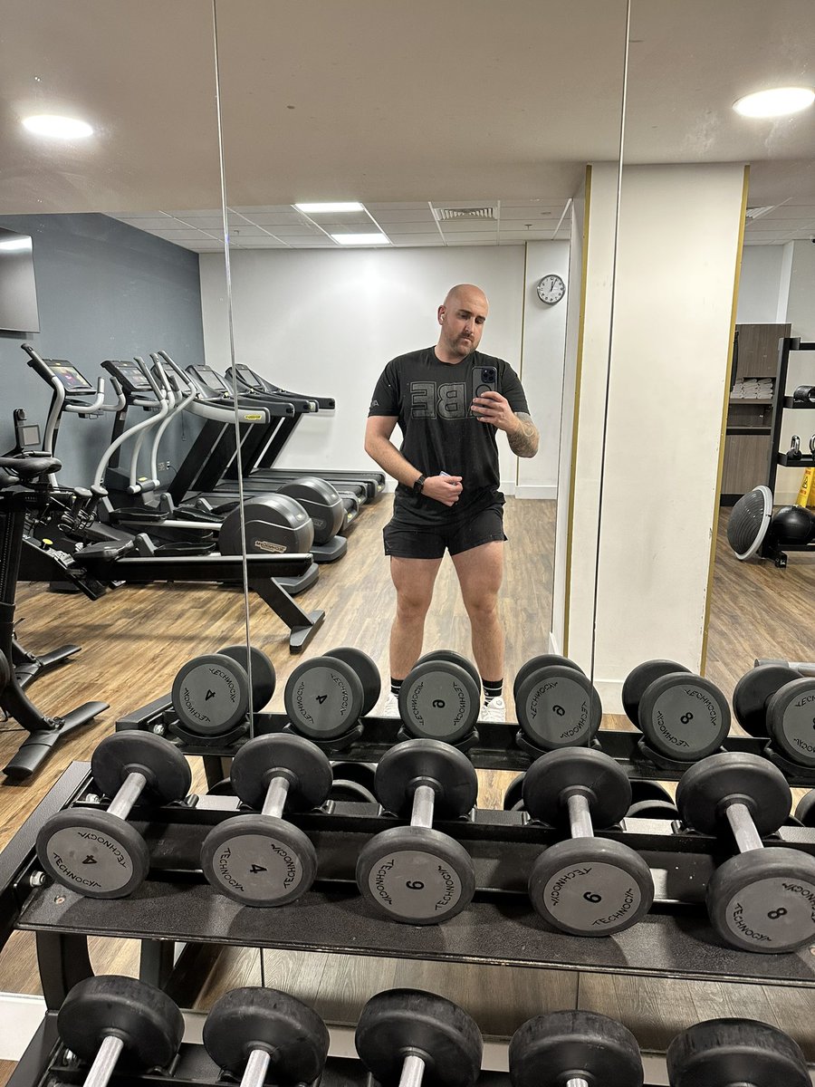 UKPIGLET tweet media