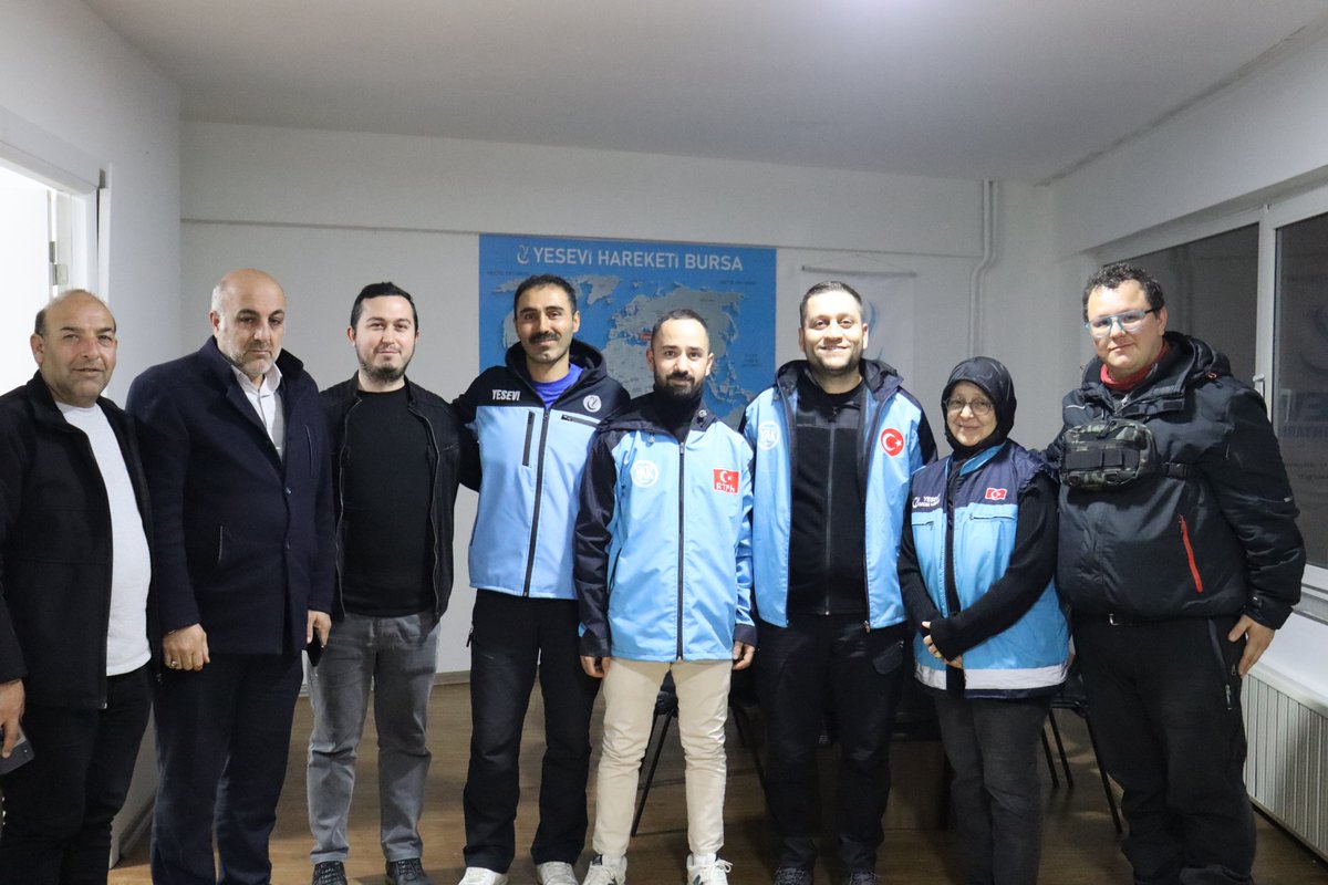yesevihareketi's tweet photo. Bursa Teşkilatımıza Ziyaret!
Teşkilatlardan Sorumlu Genel Başkan Yardımcımız Sayın Ahmet Erkan BAŞIBÜYÜK, Bursa Teşkilatımızı ziyaret ederek önemli bir toplantı gerçekleştirdi.

Toplantıda, Yesevi Hareketi’nin misyonu, vizyonu ve teşkilatlanma süreci hakkında bilgilendirmeler yapıldı. Birlikte daha güçlü, daha kararlı adımlarla yolumuza devam ediyoruz!