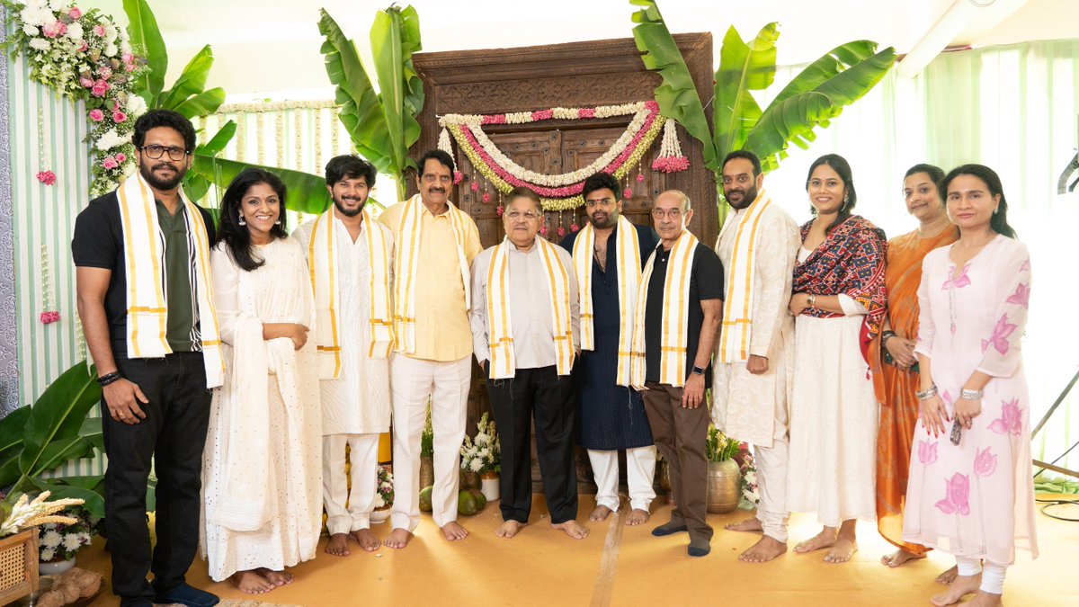 Ganga Raju Gunnam (@grajug) on Twitter photo 02-02-2025.
#AakasamLoOkaTara Sandhadi modhalaina roju.
Nothing like celebrating with old school friends on a special day.
#AOTMovie
<a href="/dulQuer/">Dulquer Salmaan</a> <a href="/GeethaArts/">Geetha Arts</a> <a href="/SwapnaCinema/">Swapna Cinema</a> <a href="/Lightboxoffl/">LightBox Media</a> <a href="/pavansadineni/">pavan sadineni</a> <a href="/sunnygunnam/">Sandeep Gunnam</a> @Ramya_Gunnam <a href="/SwapnaDuttCh/">Swapnadutt Chalasani</a> <a href="/sujithsarang/">Sujith Sarang</a> 02-02-2025.
#AakasamLoOkaTara Sandhadi modhalaina roju.
Nothing like celebrating with old school friends on a special day.
#AOTMovie
<a href="/dulQuer/">Dulquer Salmaan</a> <a href="/GeethaArts/">Geetha Arts</a> <a href="/SwapnaCinema/">Swapna Cinema</a> <a href="/Lightboxoffl/">LightBox Media</a> <a href="/pavansadineni/">pavan sadineni</a> <a href="/sunnygunnam/">Sandeep Gunnam</a> @Ramya_Gunnam <a href="/SwapnaDuttCh/">Swapnadutt Chalasani</a> <a href="/sujithsarang/">Sujith Sarang</a>