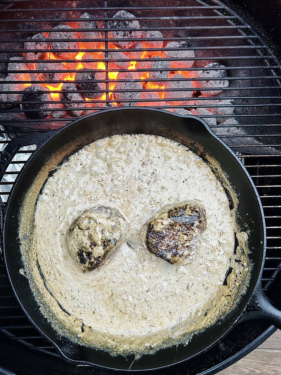 TW_Barbecue's tweet photo. Filet Mignon with Shallot &amp; Garlic Cream Sauce 

@thegoodcharcoal Briquettes 🔥
@snsgrills Slow ‘N Sear Kettle 🔥
@firesmoke_bbq “Shiitake”Steak Rub  &amp; “The Classic” All Purpose Rub🧂 
@lodgecastiron Skillet 🍳
#twbarbecue https://t.co/aAaasM81F8