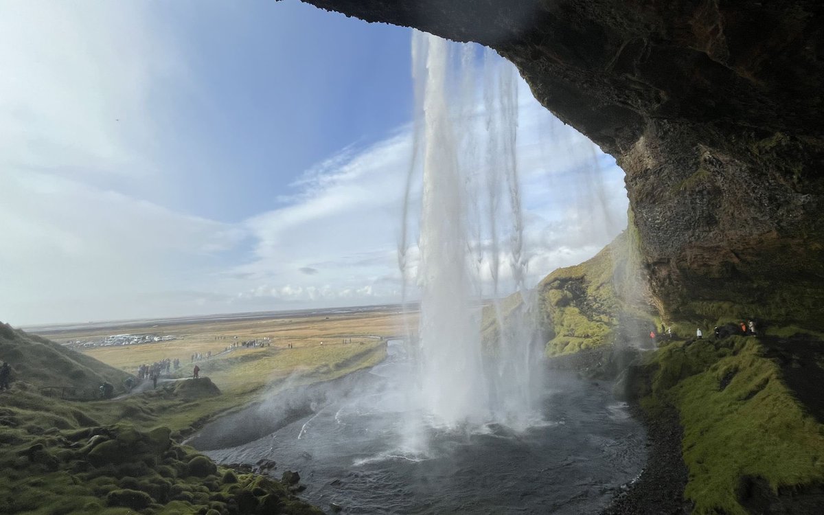 “No hemos diseñado un itinerario cualquiera: nuestro recorrido combina la majestuosidad natural, de sobra conocida por todos, con el fascinante #patrimonio de origen #GRAMMYs