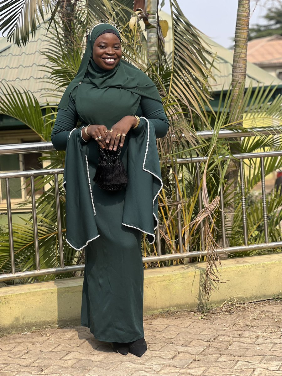 mar_l_bee's tweet photo. Twenty-fine!💚

First birthday as a Doctor!☺️🤭
Alhamdulillah 🤲🏽 https://t.co/4puSMmyYyj