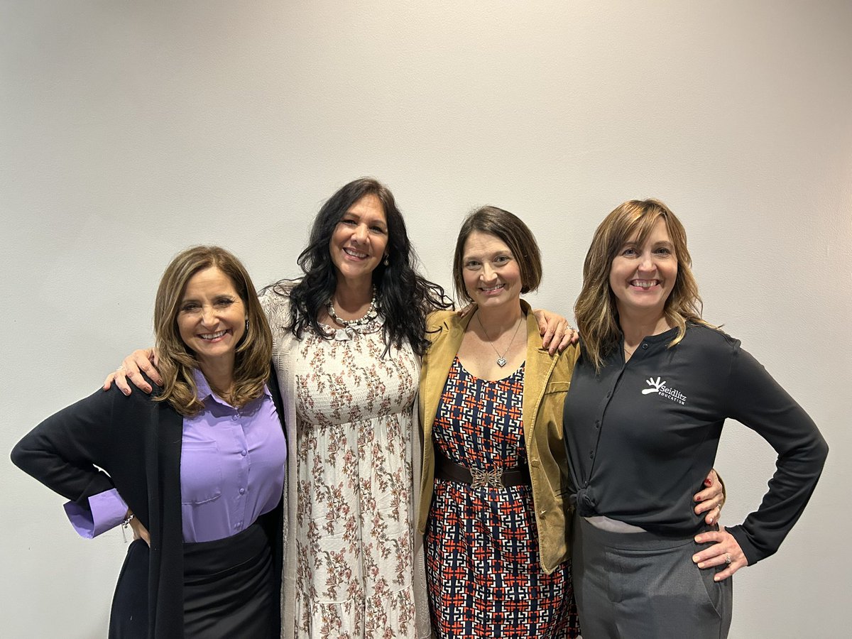 Seidlitz_Ed's tweet photo. What a FANTASTIC time we had at #WhatsWorking25 last week! Thanks to all the friends who came out to see old friends, make new ones, & share success stories for supporting #LanguageLearners! What was your favorite moment? https://t.co/vbTvS5kKO4