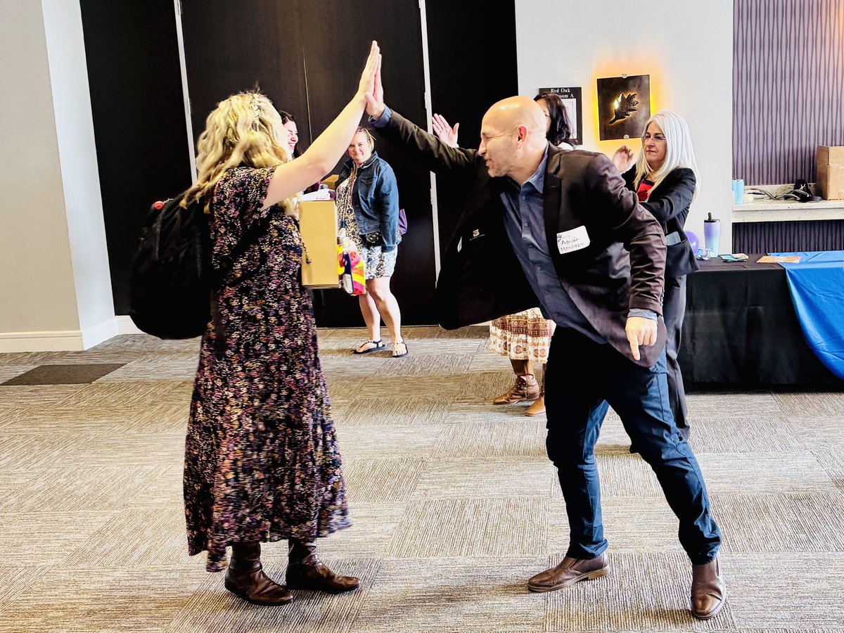 Seidlitz_Ed's tweet photo. What a FANTASTIC time we had at #WhatsWorking25 last week! Thanks to all the friends who came out to see old friends, make new ones, & share success stories for supporting #LanguageLearners! What was your favorite moment? https://t.co/vbTvS5kKO4