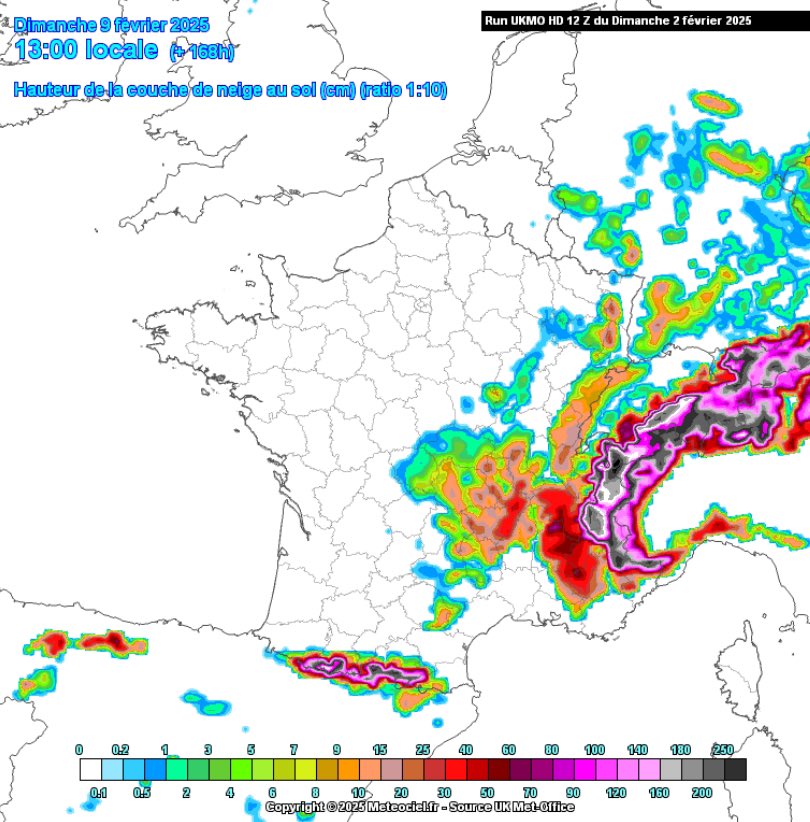 VigipreventionM's tweet image. ❄️ {#Neige} 
❄️: La probabilité d’un épisode #neigeux pendant le #weekend prochain devient de plus en plus élevée. Cependant, les #modèles #météorologiques présentent encore de fortes divergences. Par exemple, sur un seul run, les cumuls de #neige prévus à basse altitude (&amp;lt;500m)…