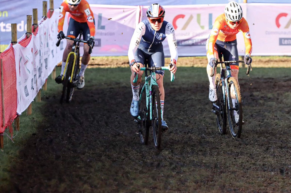 Sentiment mitigé après ces mondiaux 🌈

Ravie d’entrer dans le Top 🔟, mais une pointe de déception car j’ai déraillé dans le dernier tour, ce qui m’a fait perdre quelques places… C’est le jeu, et ça me donne encore plus envie de revenir plus forte l’année prochaine ! 💪