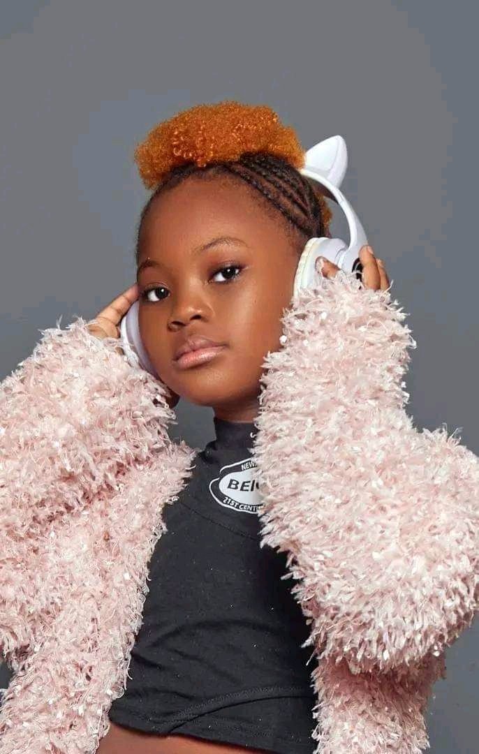BILLSONB1's tweet photo. where she shares her music and advocacy for children's rights. Her song "Lef For Beat U Pekin" is a powerful anthem against child abuse, reflecting her commitment to making a positive impact through her art. With her unique blend of traditional and contemporary sounds, https://t.co/MmRc3hyDTD