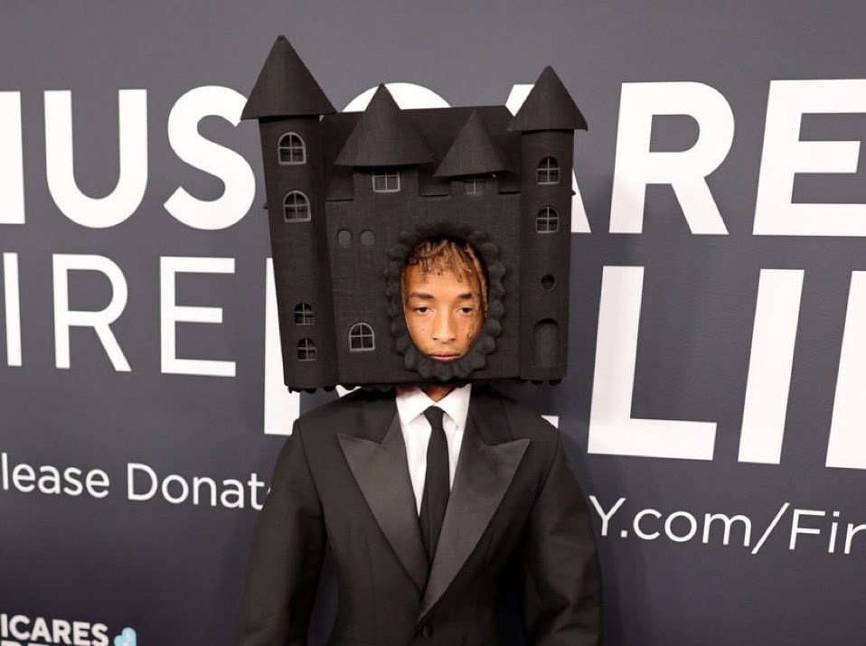 The age old question of 🎼what's he gonna look like with a chimney on his head🎵 has finally been answered