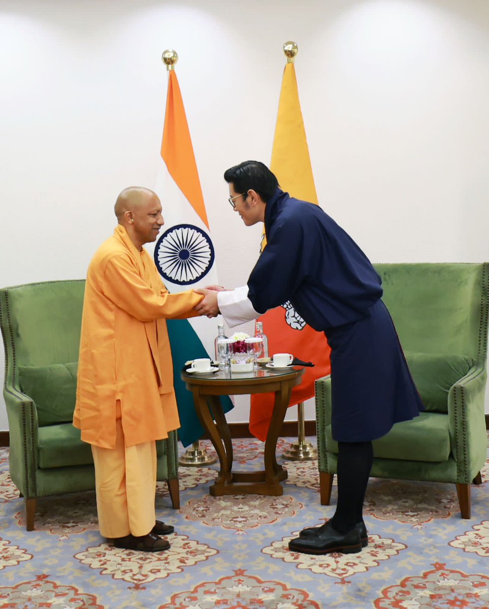 artripathi01's tweet photo. महाकुंभ प्रयागराज, 2025 का महात्म्य...
भूटान नरेश महाकुंभ हेतु उत्तर प्रदेश पधारे, माननीय मुख्यमंत्री जी ने किया स्वागत। https://t.co/vWaDMy5fNP