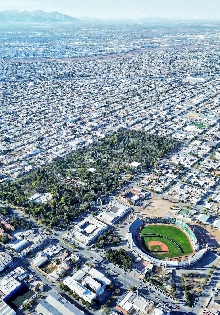 MXESTADIOS's tweet photo. Torreón, Coahuila.
El Estadio Revolución. https://t.co/cbFalrWRRV