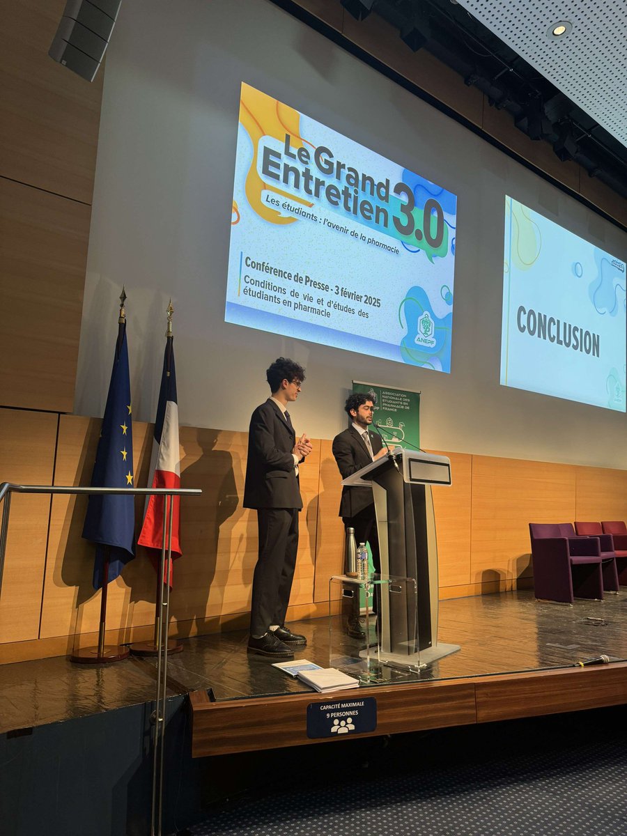 Theo Revelle (@theo_anepf) on Twitter photo 🔥 88,2 % des étudiants en pharmacie estiment que leur formation ne les prépare pas totalement à leur futur métier. Cela vous interpelle ?
📢 Ce matin, l'<a href="/Pharma_ANEPF/">ANEPF Pharmacie</a> a présenté le rapport du #GrandEntretien3 sur les conditions de vie et d'études en pharmacie. ⤵️ 🔥 88,2 % des étudiants en pharmacie estiment que leur formation ne les prépare pas totalement à leur futur métier. Cela vous interpelle ?
📢 Ce matin, l'<a href="/Pharma_ANEPF/">ANEPF Pharmacie</a> a présenté le rapport du #GrandEntretien3 sur les conditions de vie et d'études en pharmacie. ⤵️