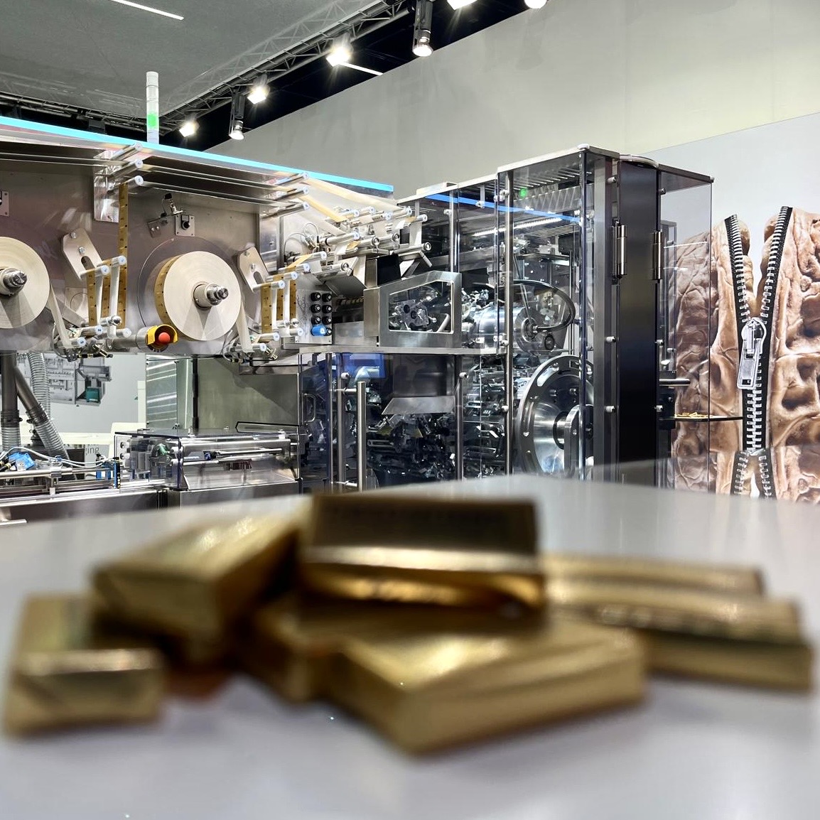 theegartenpt's tweet image. The first two days of @prosweets 2025 have flown by! 🚀 We&apos;ve had insightful conversations, engaged with our valued visitors, and showcased exciting demonstrations of our CHS packaging machine. 
See you there! #prosweets #packaging #tradefair