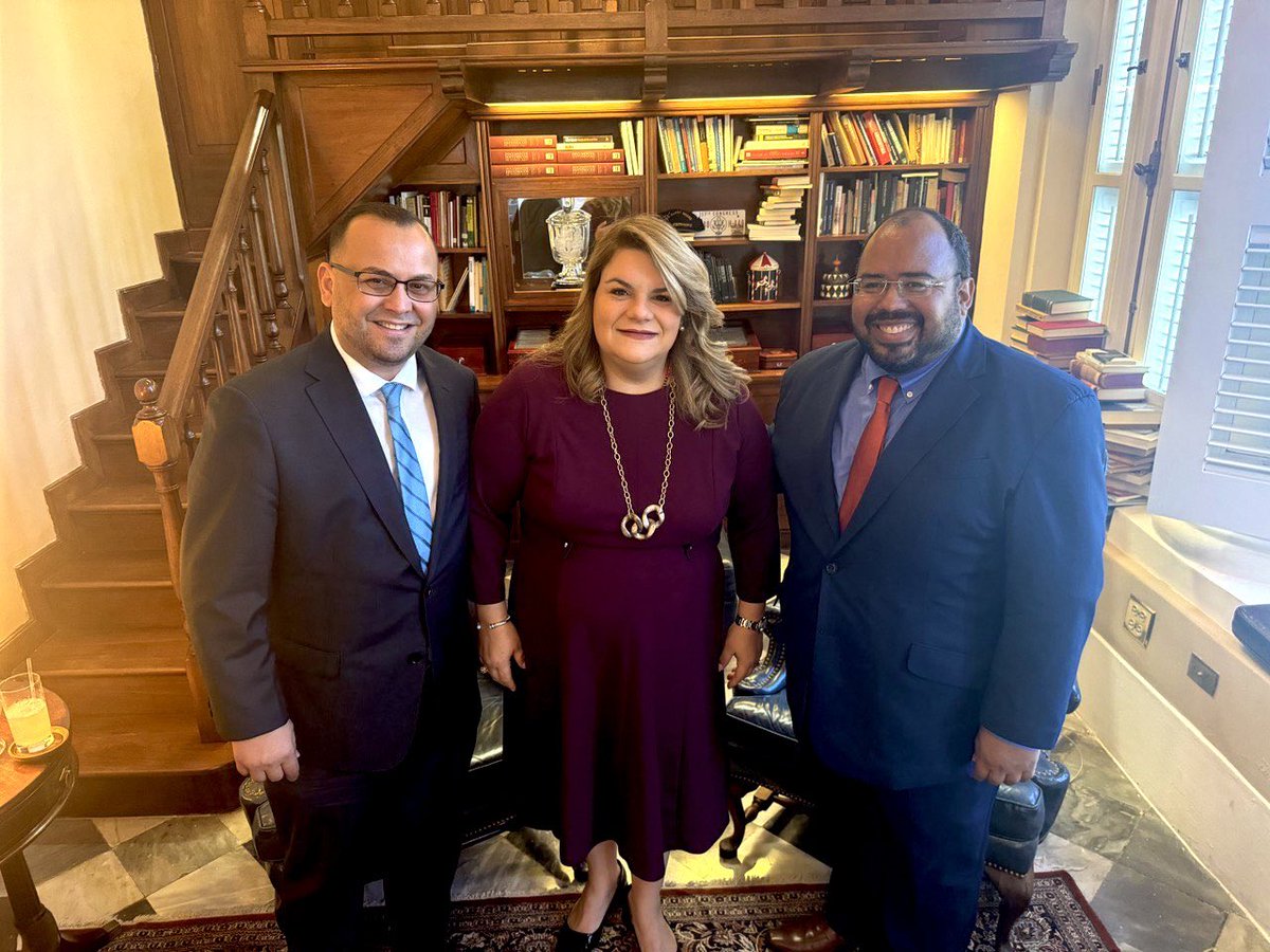 Jenniffer's tweet photo. Hoy me reuní con el secretario designado de Educación, Eliezer Ramos, y el senador por el Distrito de Carolina, Héctor Joaquín Sánchez para discutir nuestra visión de transformar el sistema educativo en uno enfocado en el estudiante y sus padres. https://t.co/fEVOG8KTP5