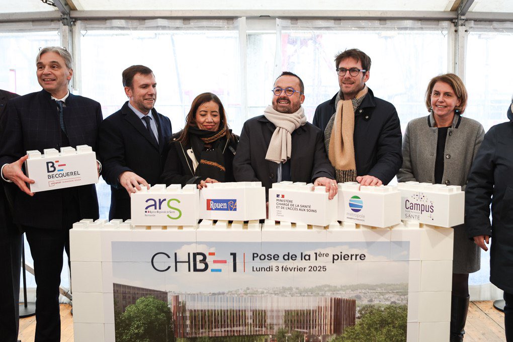 Pose de la première pierre du Nouveau Centre avec le ministre Yannick Neuder et l’ensemble des acteurs