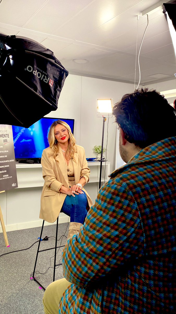 adrivalientetv's tweet photo. Empezamos promo con nuestra querida @MercheOficial. 

Menudo temazo es “Tengo Fe”. Dadle mucho amor en plataformas 💖

¿En directo? Salimos de gira a partir del 22 de febrero en Madrid 🎶

#newsong #music #merche #promo https://t.co/Q62CAgHsBS