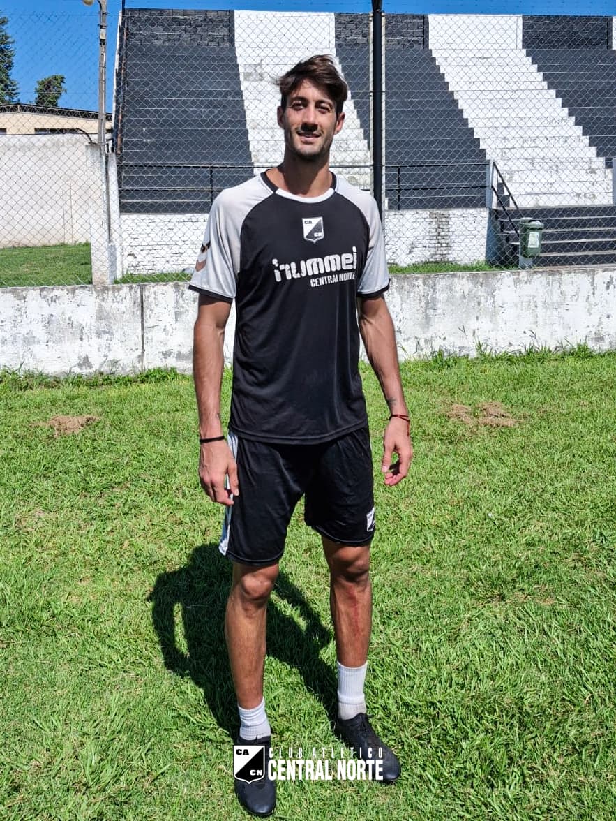 #CentralNorte | 🫱🏻‍🫲🏼 El defensor Tomás Berra, de 33 años, se convirtió en nuevo refuerzo del Cuervo para la #PrimeraNacional y #CopaArgentina.

📌 El jugador viene de jugar la última temporada en Güemes (Sgo).

Éxitos en lo que se viene Tomi! 

#SomosNacional🐦‍⬛ 
#VamosCentral⚫⚪⚫