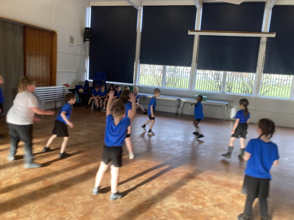 TPAYear3KK's tweet photo. In #TPAPE we looked at defending our opponent, trying to win back possession. We also focused on how we could get away from our defenders, looking at footwork and space. @DeltaTheParks https://t.co/0MNv8FxNZq