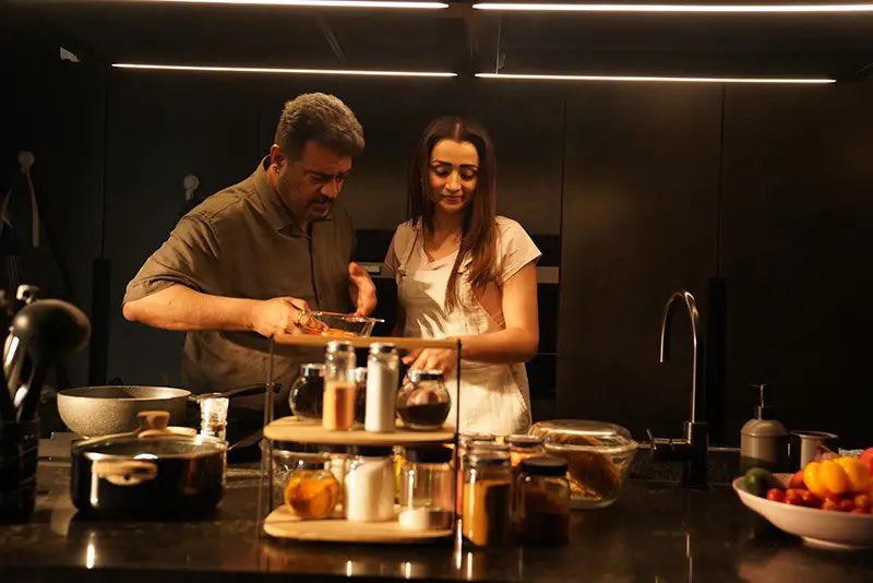 A BRAND New Pics Of #Ajithkumar Sir With Actress Trisha 😍🧨

Such a Beautiful On Screen Pair ♥️

#VidaaMuyarchi